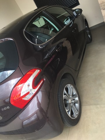 PEUGEOT 208 GRIFFE