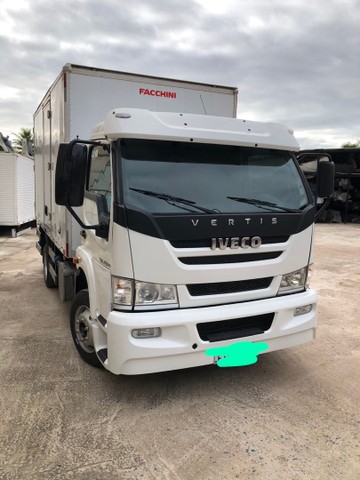 IVECO VERTIS 90V18 2013/14 COM BAÚ FACHINI