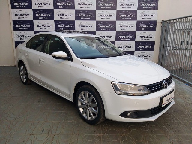 VW JETTA COMFORTLINE 2.0 AT  PACOTE PREMIUM  2014/2014 R$ 65.000,00