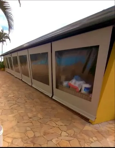 Toldo retrátil e lonas