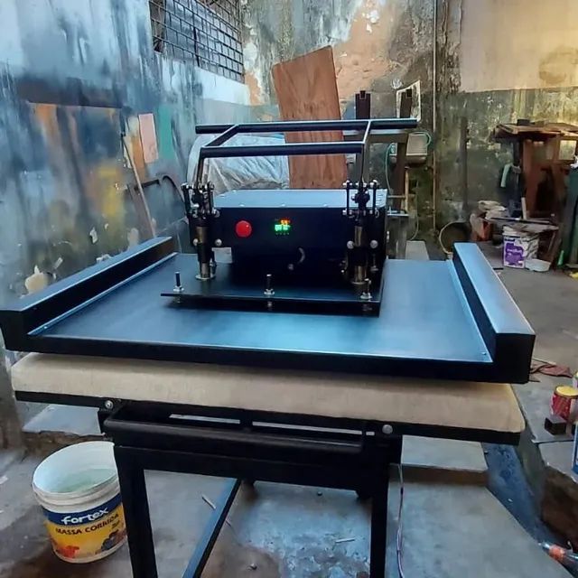 Prensa manual 70x100 com 1 bandeja