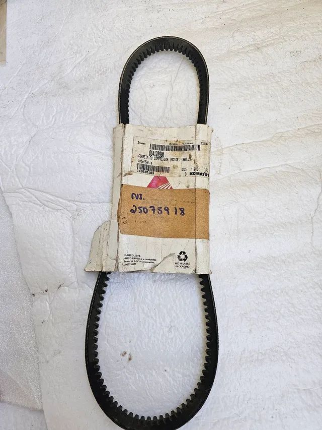 Komatsu valmet correia sistema ar condicionado nova 684120900 - Foto 2