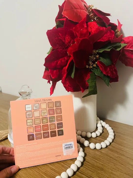 Paleta Kara Beauty - Mind Bloom - 25 Cores de Sombras - Comprada na Macy?s (EUA) - Foto 2