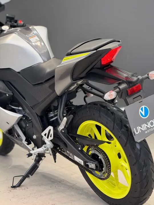 Yamaha YZF R15 ABS 2024 - Foto 13