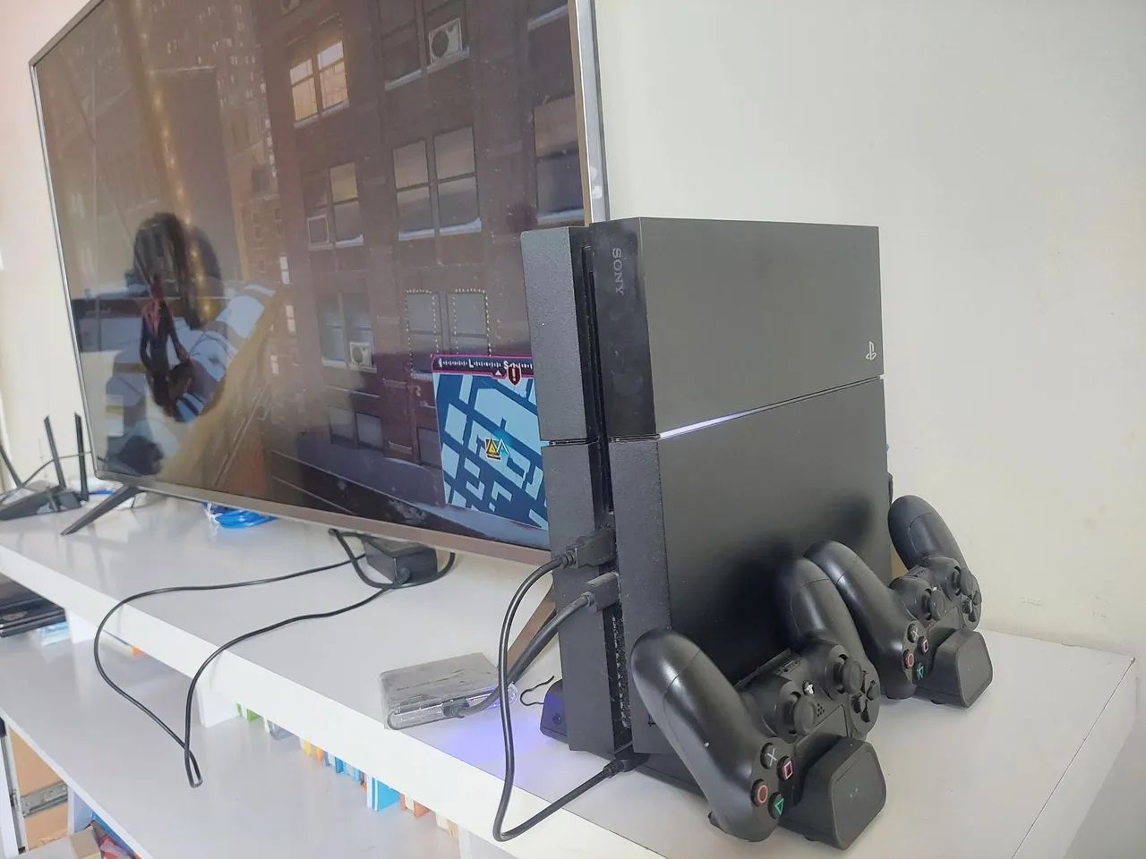 Playstation 4 com 3 controles SSD de 1TB e 4 jogos fisicos - Foto 3