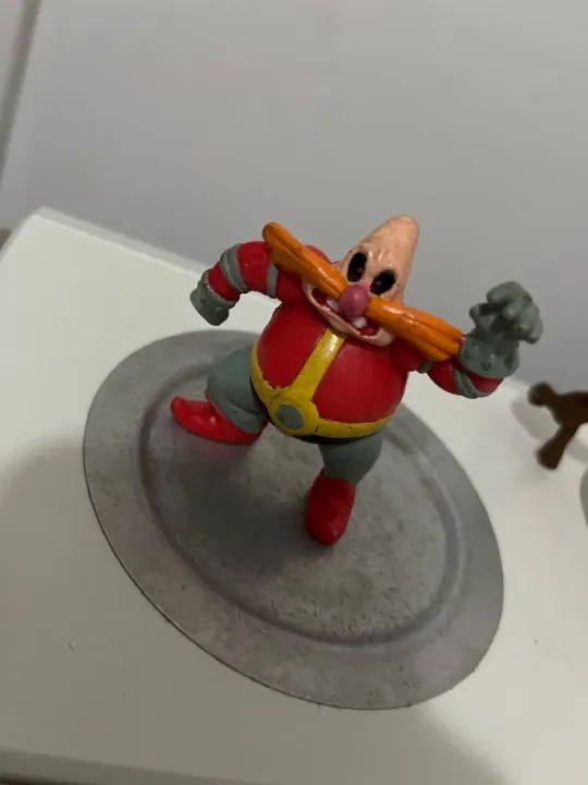 3 Bonecos de ação - Sonic, Girafa e Robo - Foto 3