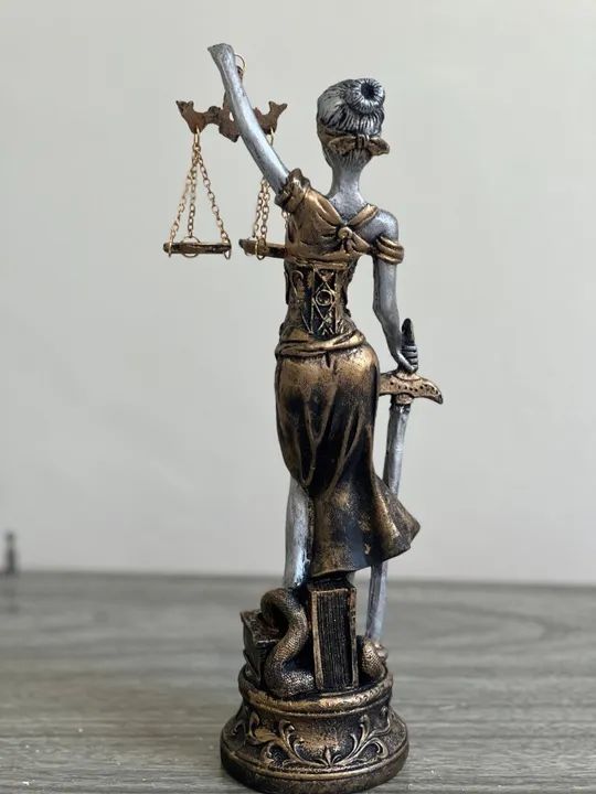 Estátua Deusa da Justiça 29 cm -Deusa Themis em resina de alta qualidade - Foto 3