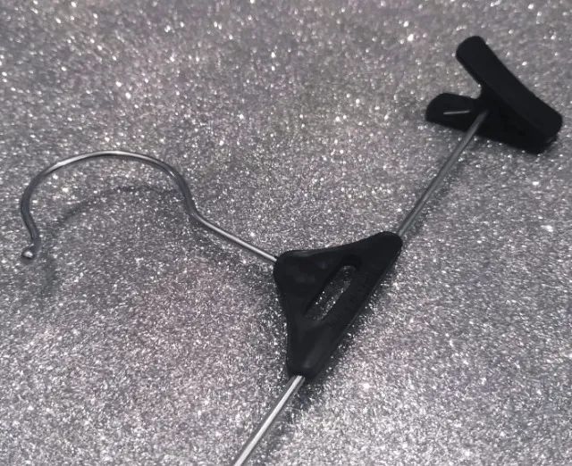 10 Peças Cabides De Plastico E Ferro Cn365 Com Prendedor - Foto 2