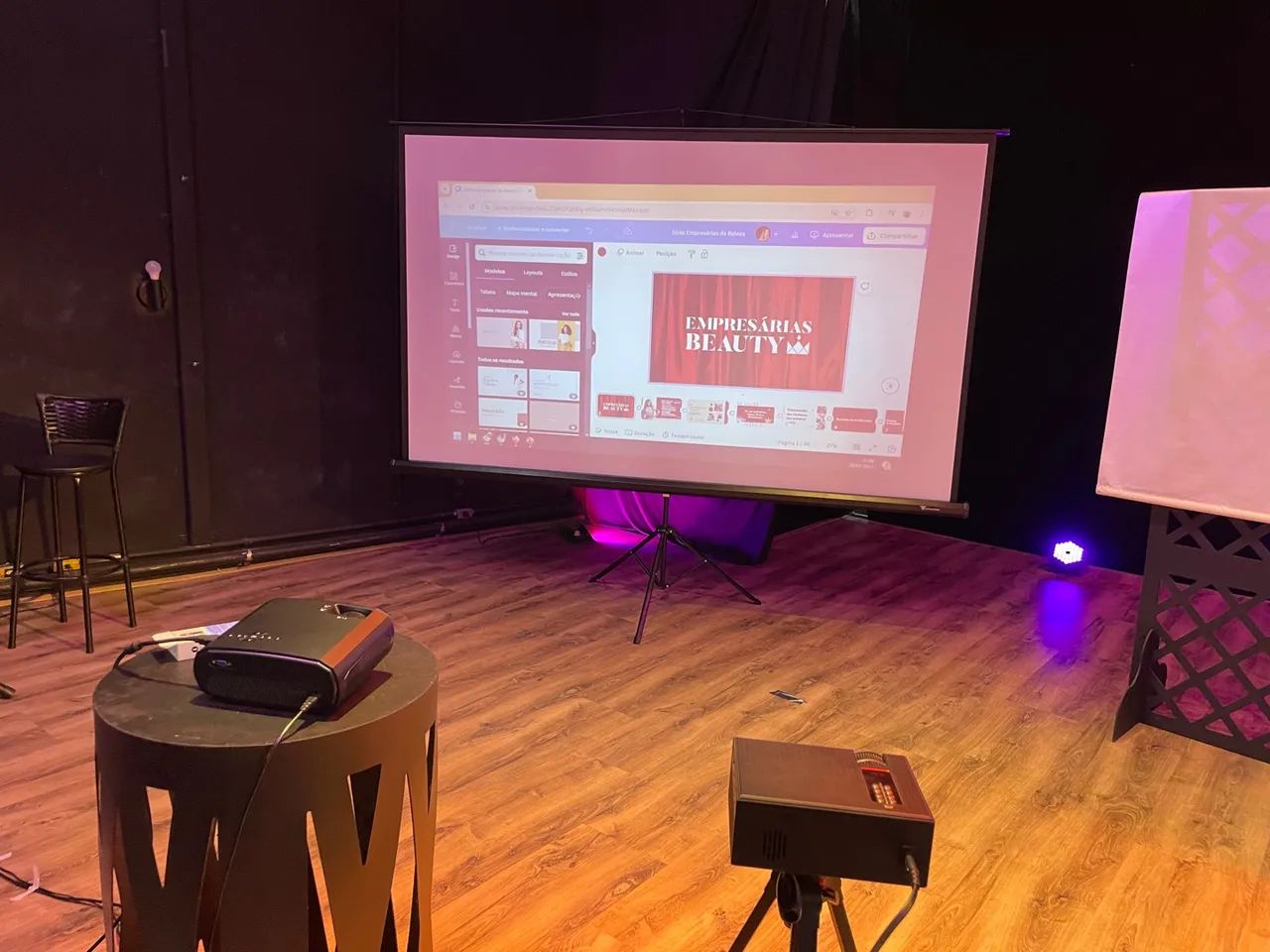 Projetor e telão Chama no whats @venturysound