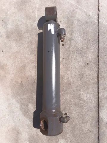 Cilindro caçamba frontal retroescavadeira Volvo BL 60 / BL 70 p/n  VOE11882905 - Foto 4