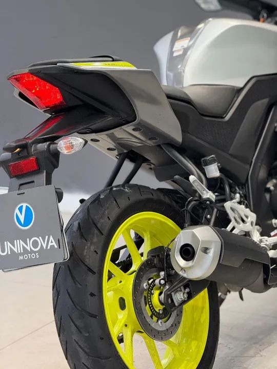 Yamaha YZF R15 ABS 2024 - Foto 14