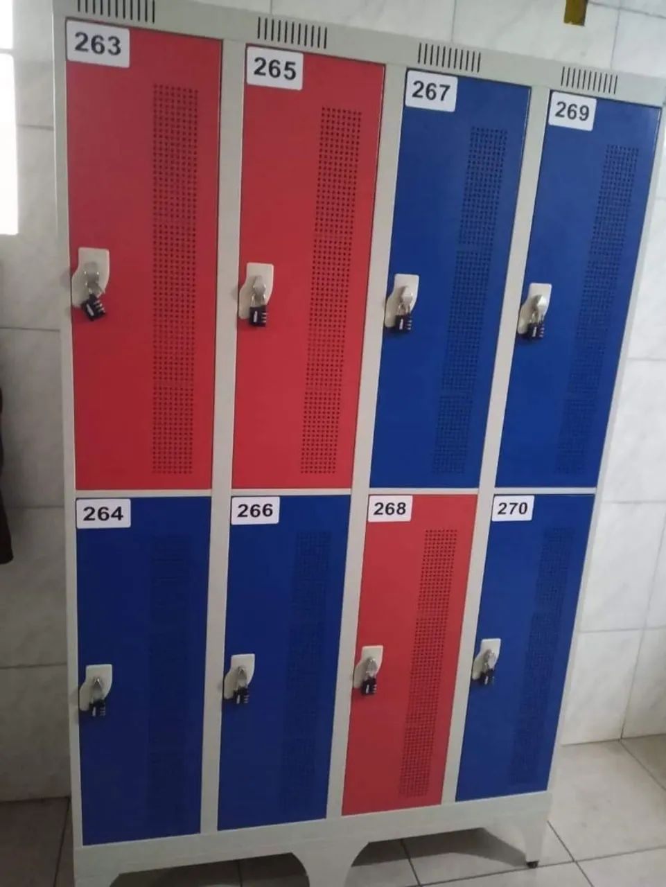 Armários de aço com fechadura