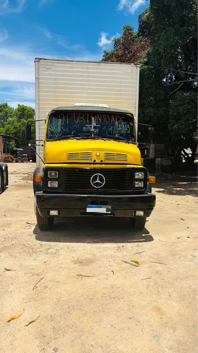 MB 1313 truck baú de 9mts ano 1976