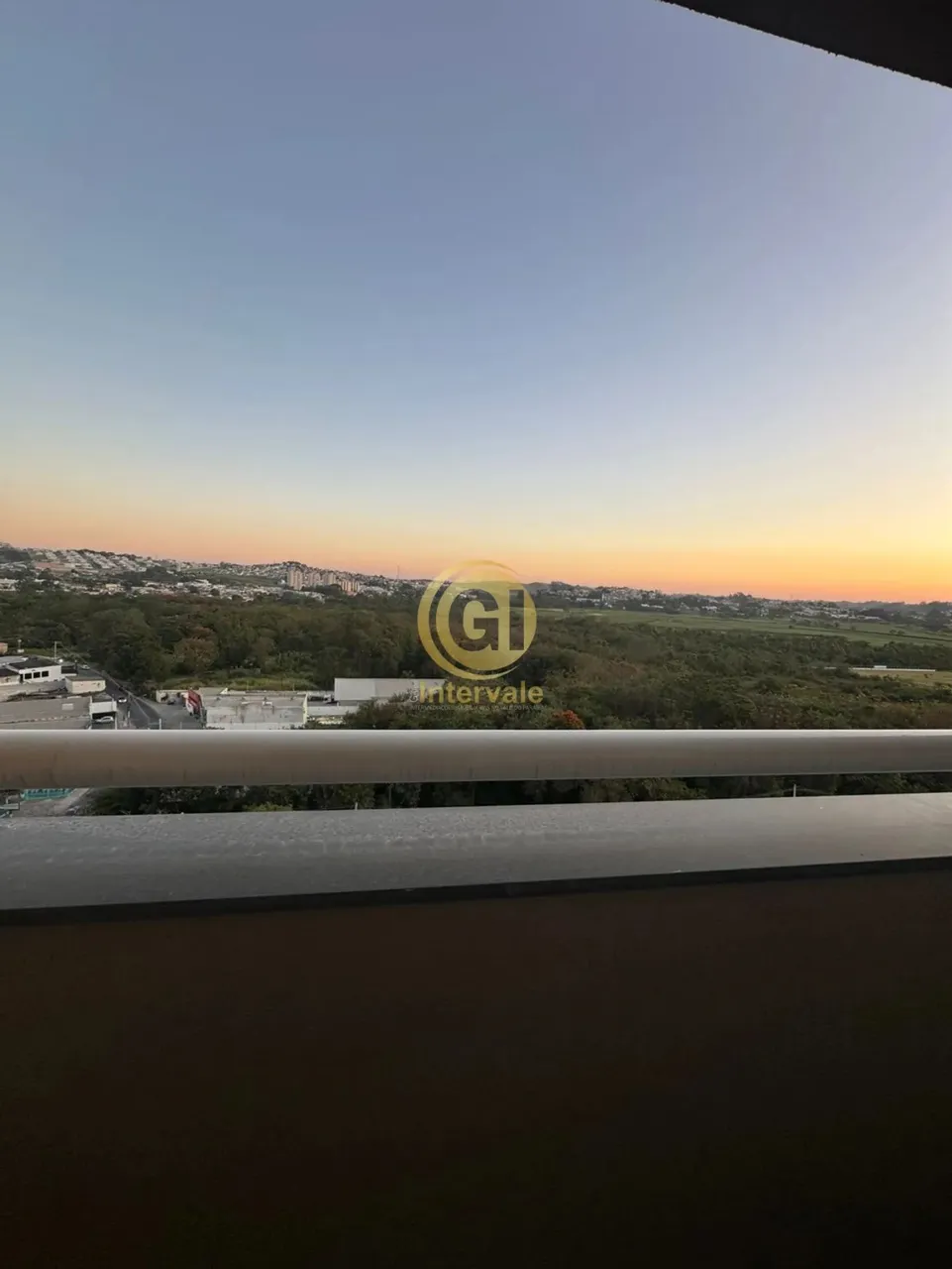 Apartamento à venda em Jacareí-SP no Jardim Jacinto: 2 quartos, 1 sala, 1 banheiro, 1 vaga