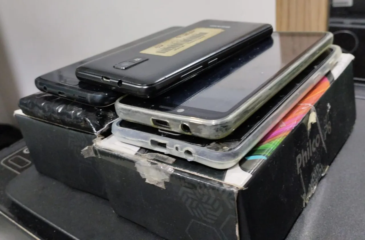 Lotes com 7 celulares para Reparo ou  retirada de peças 