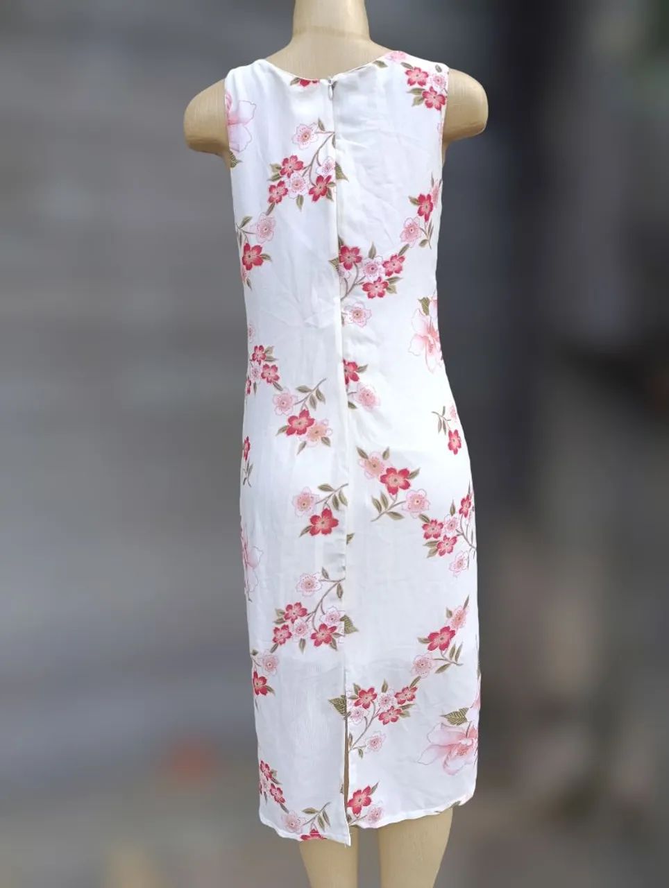 Vestido longo floral branco lindíssimo - Foto 2
