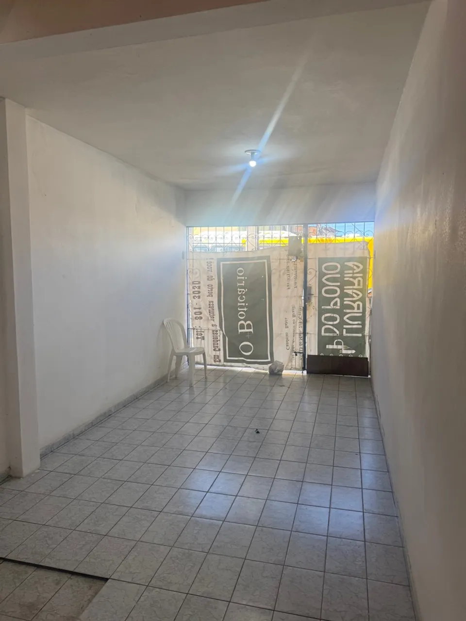 ALUGO CASA 3/4 DUAS SUÍTES EM ITAPUÃ