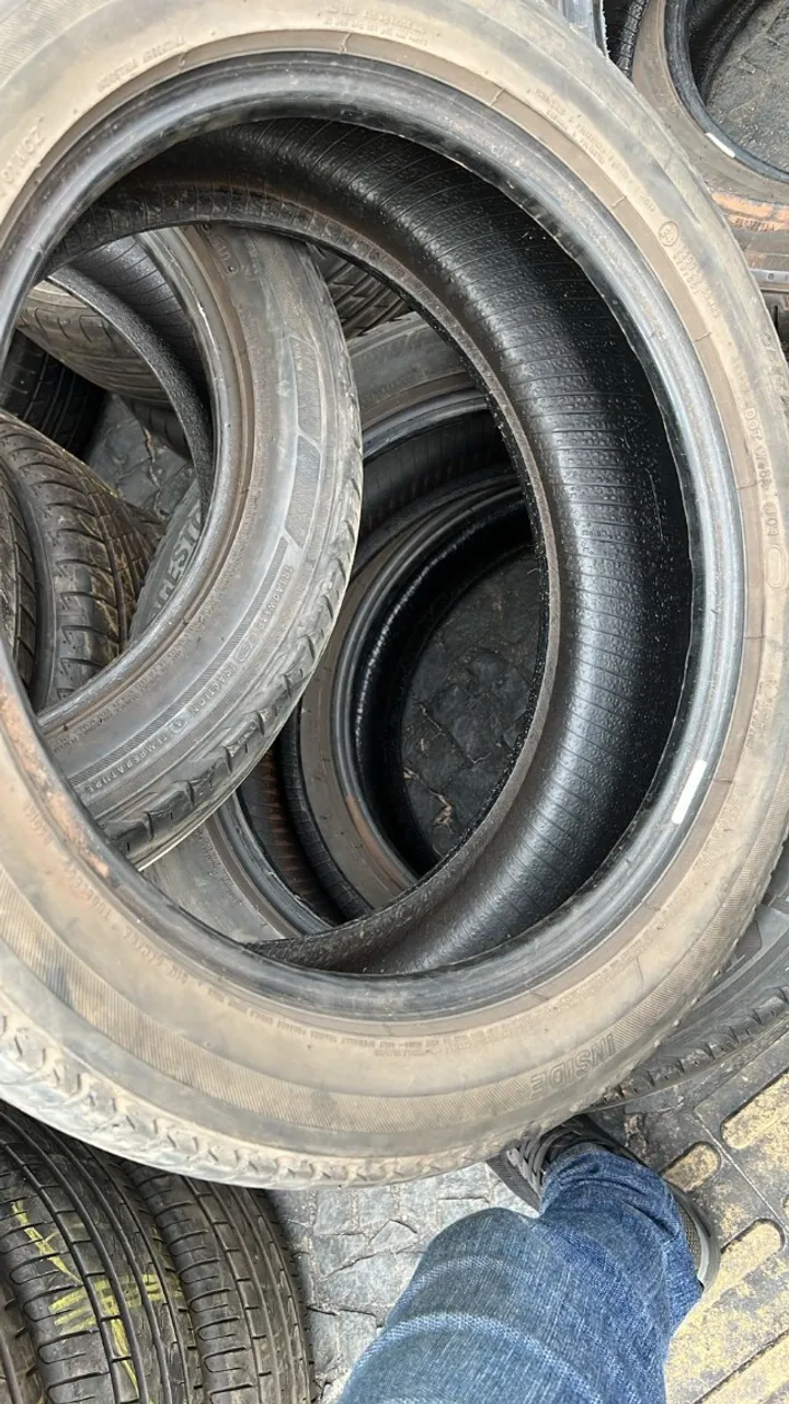 Pneu 215/50/17 Bridgestone 75% vida útil