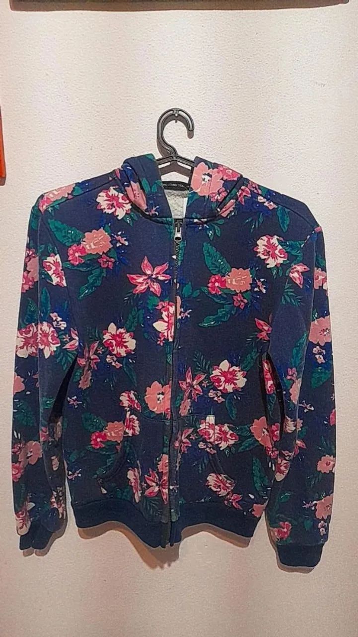 Casaco floral com capuz