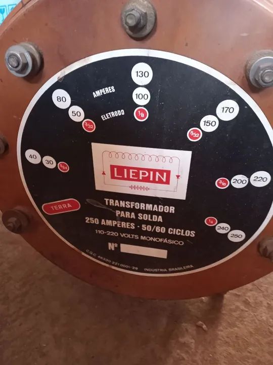 Máquina  de Solda elétrica a transformador marca Liepin 250 Amperes