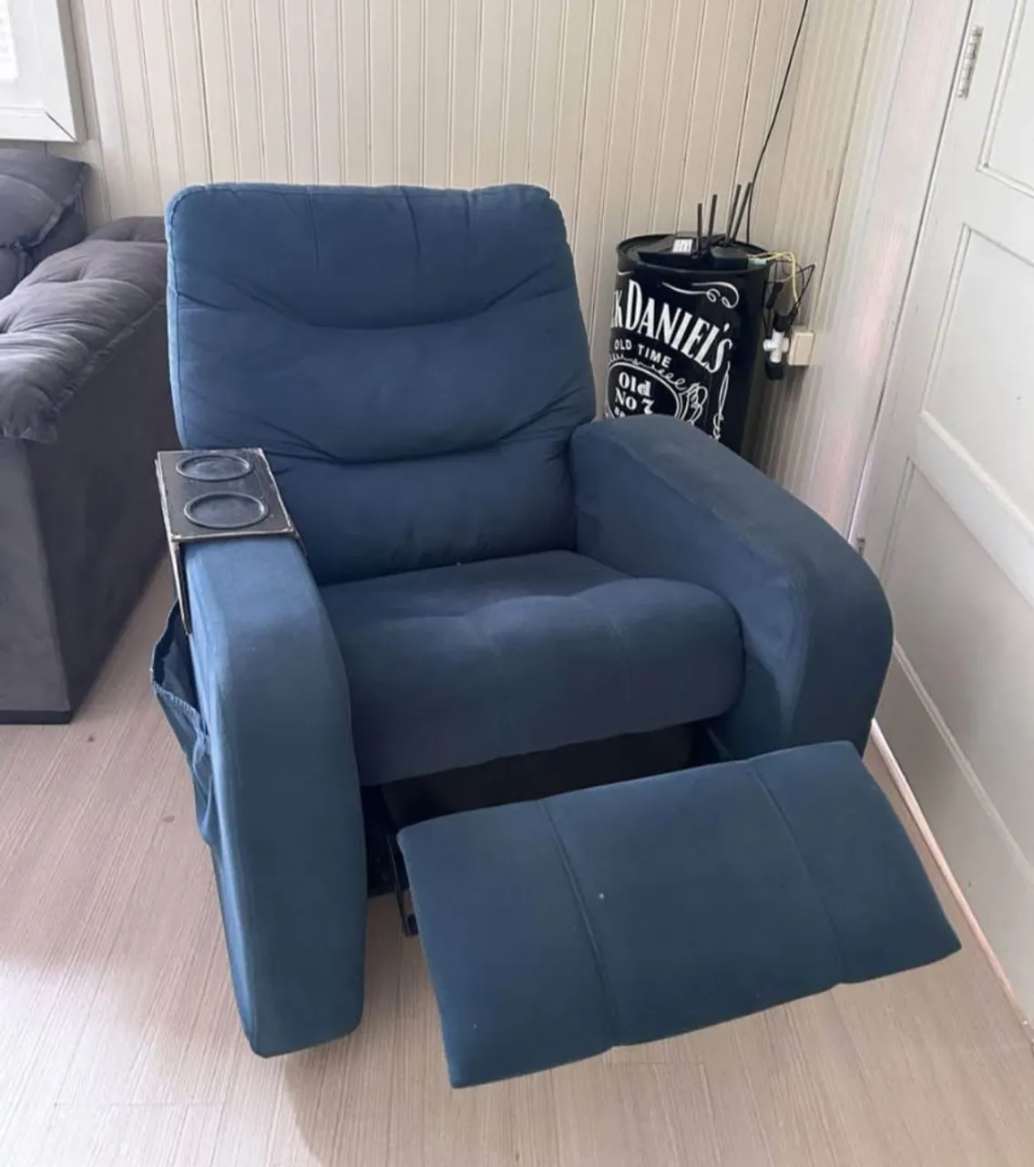 Poltrona Reclinável Azul Confortável
