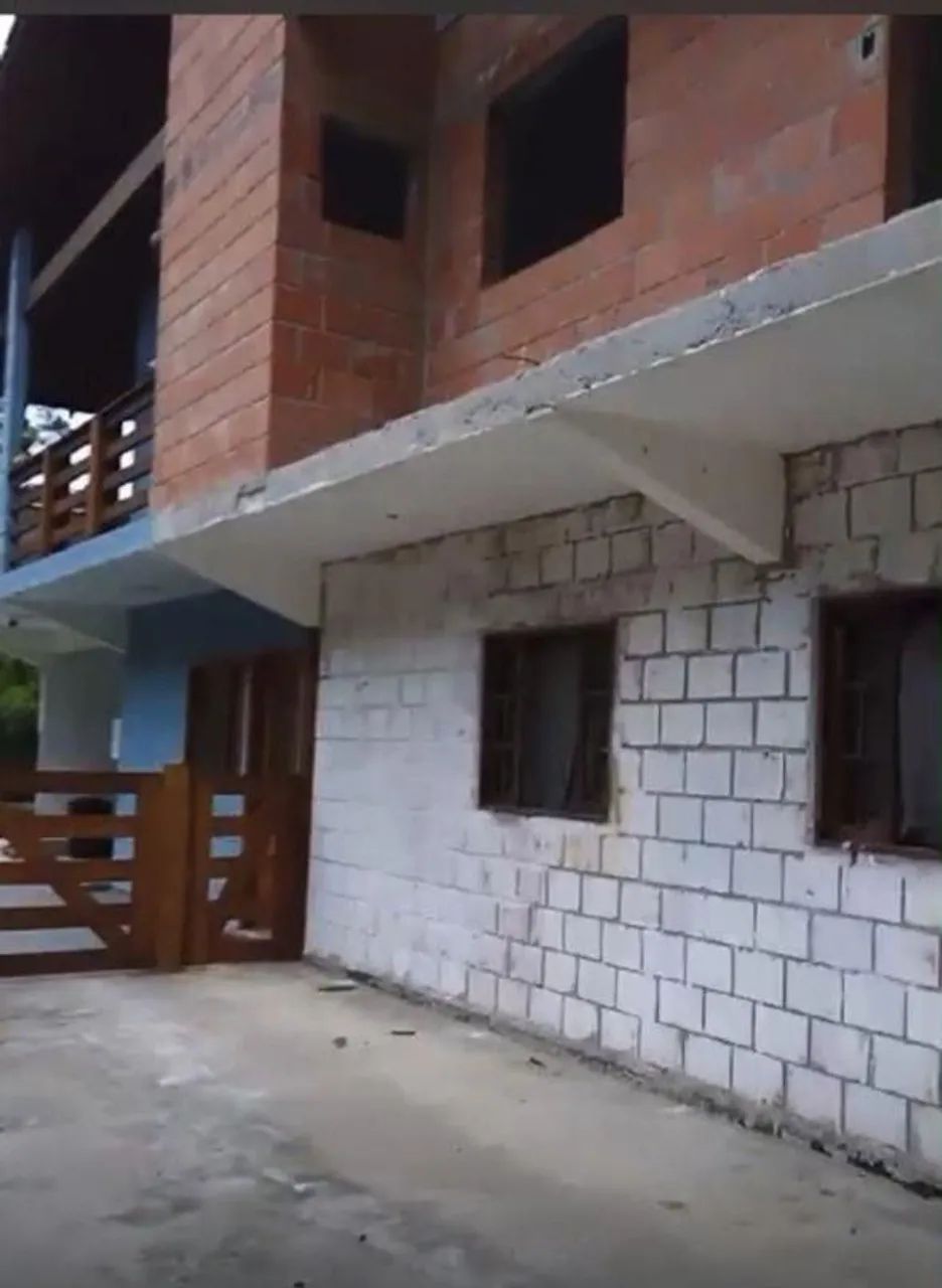 Vendo Sobrado faltando acabamento a 250 metros da praia do Itamambuca 