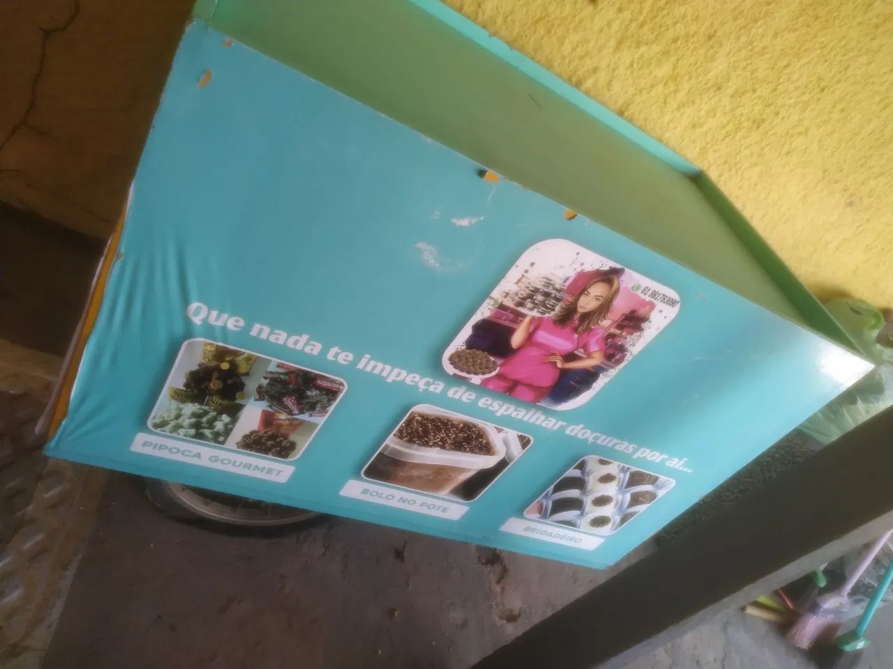 Carrinho de Doces- ideal para vender balas, doces ou café da manhã  - Foto 2