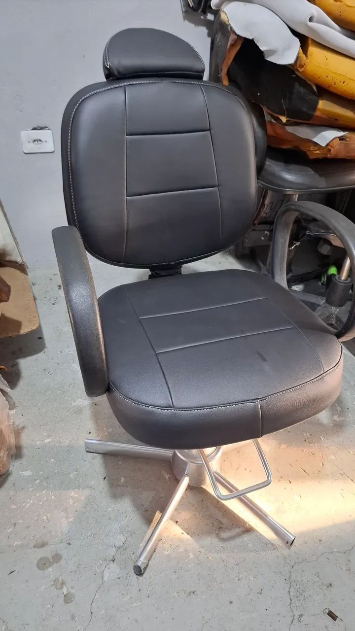 Cadeira de Cabeleireiro Refofmada !  - Foto 4