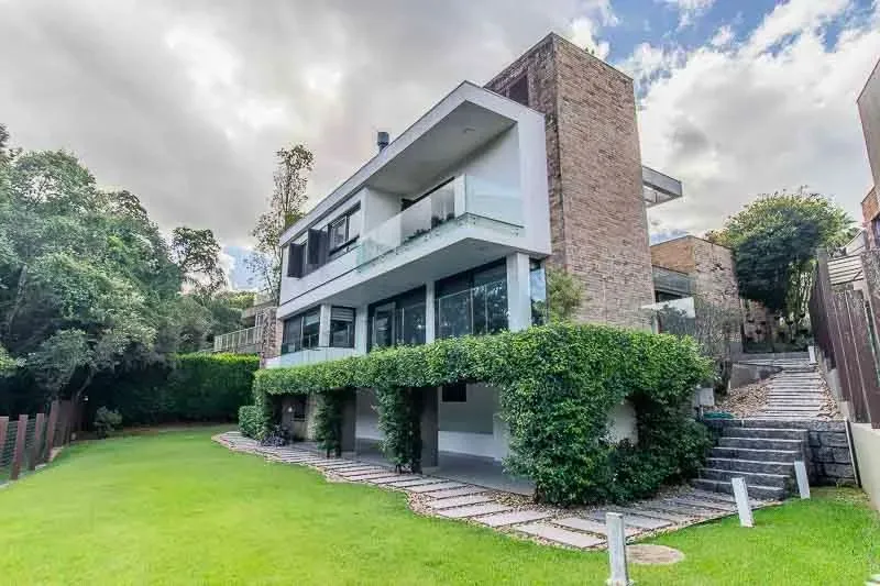 ALUGO mobiliada, espetacular casa no lindíssimo e chique fechado Reserva dos Arvoredos 576