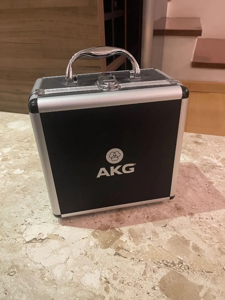 Microfone condensador AKG P220 - Foto 3