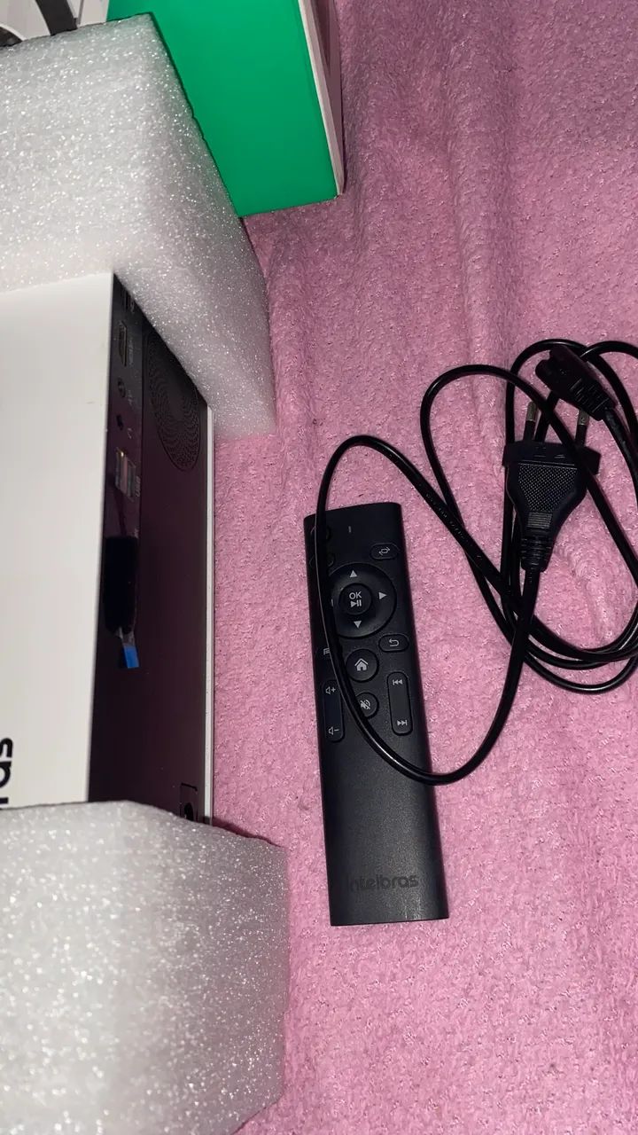 Full HD Intelbras Projector64573480860929123