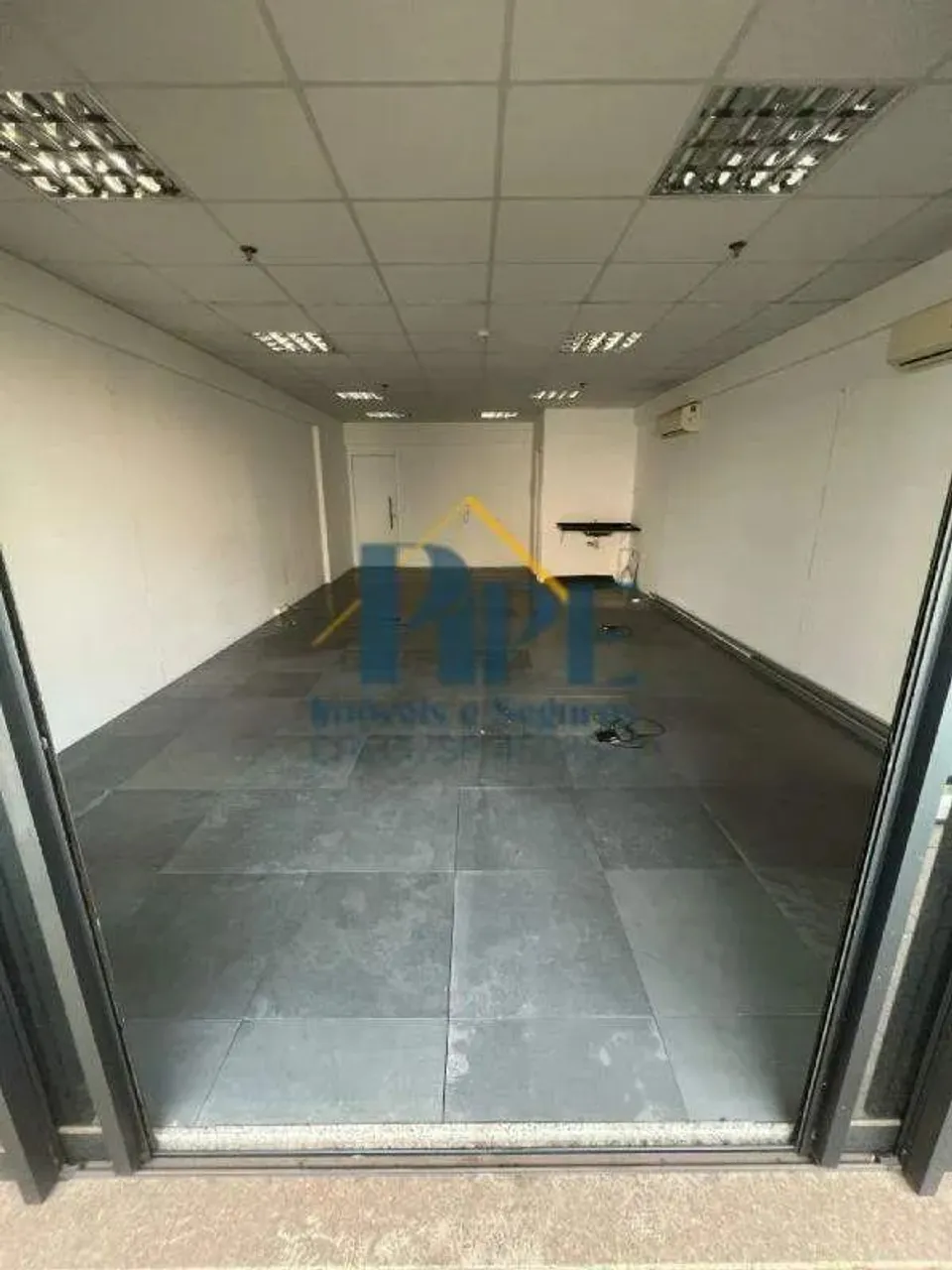 Sala comercial Espaço Cerâmica - Pronta a receber seu negócio!