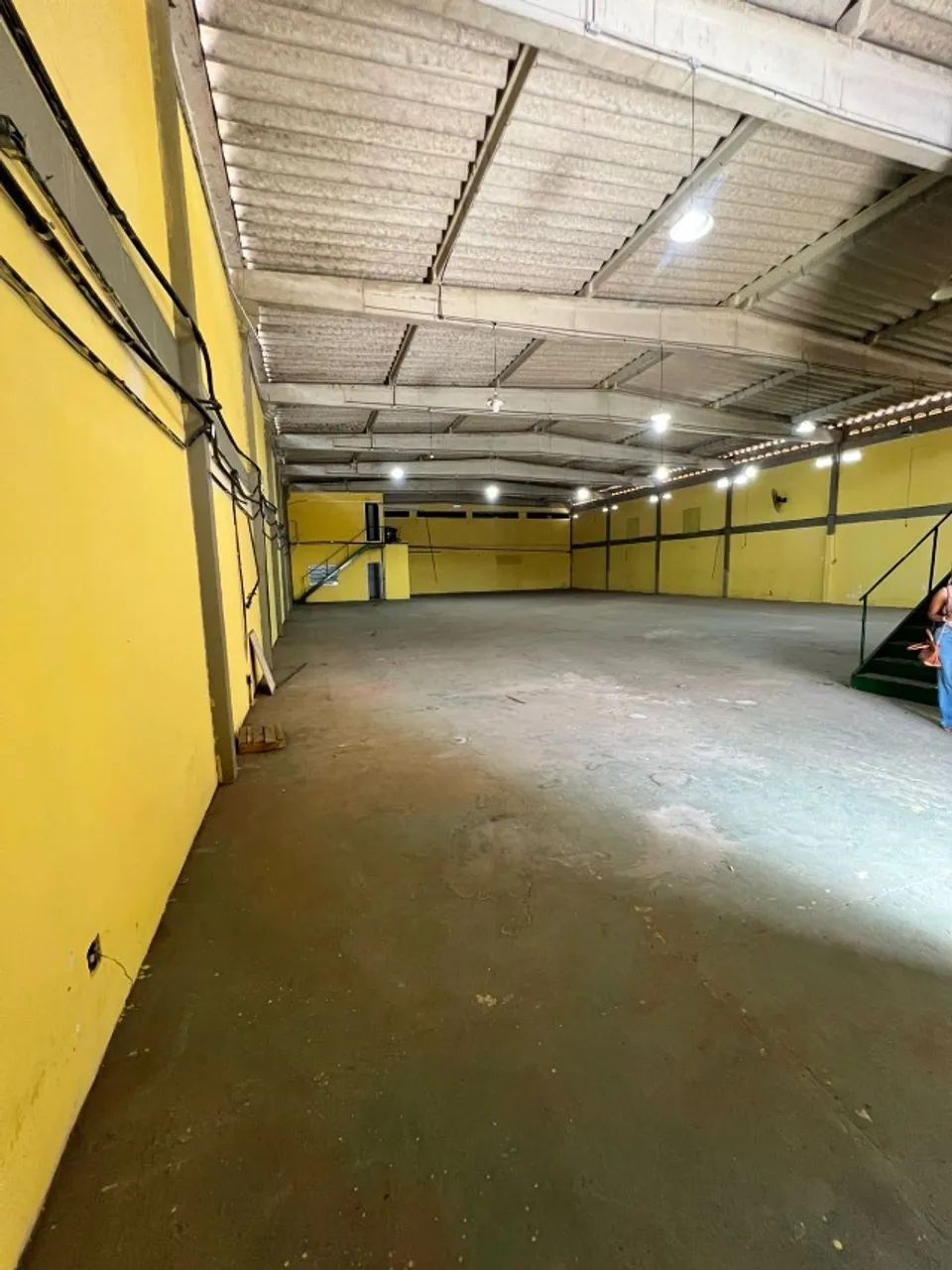 ALUGA-SE GALPÃO NO TURU AO LADO DO MATEUS "TURUZINHO", 800M²,(fone: *)