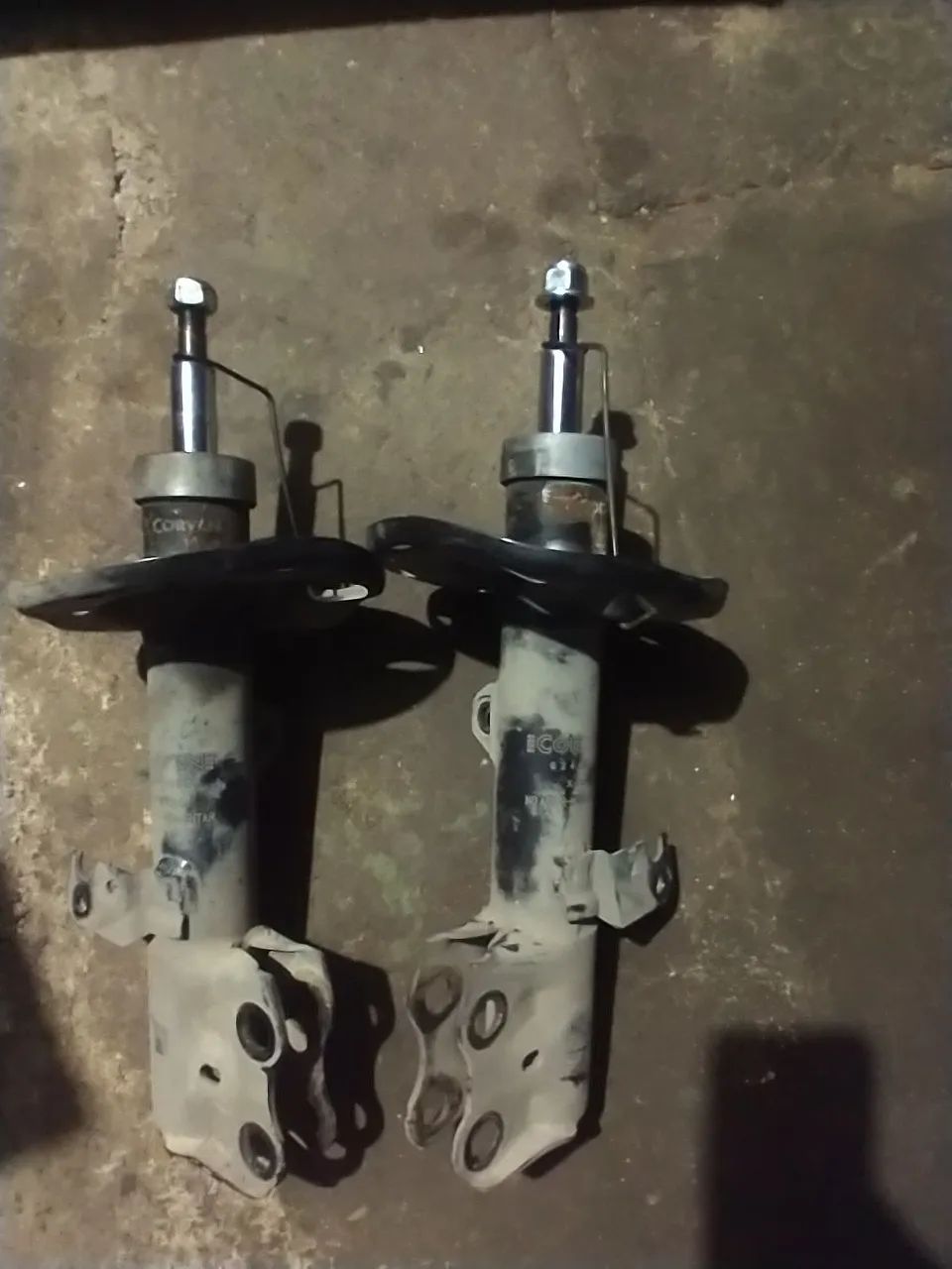 Front shock absorber Corolla 201764573738697731120