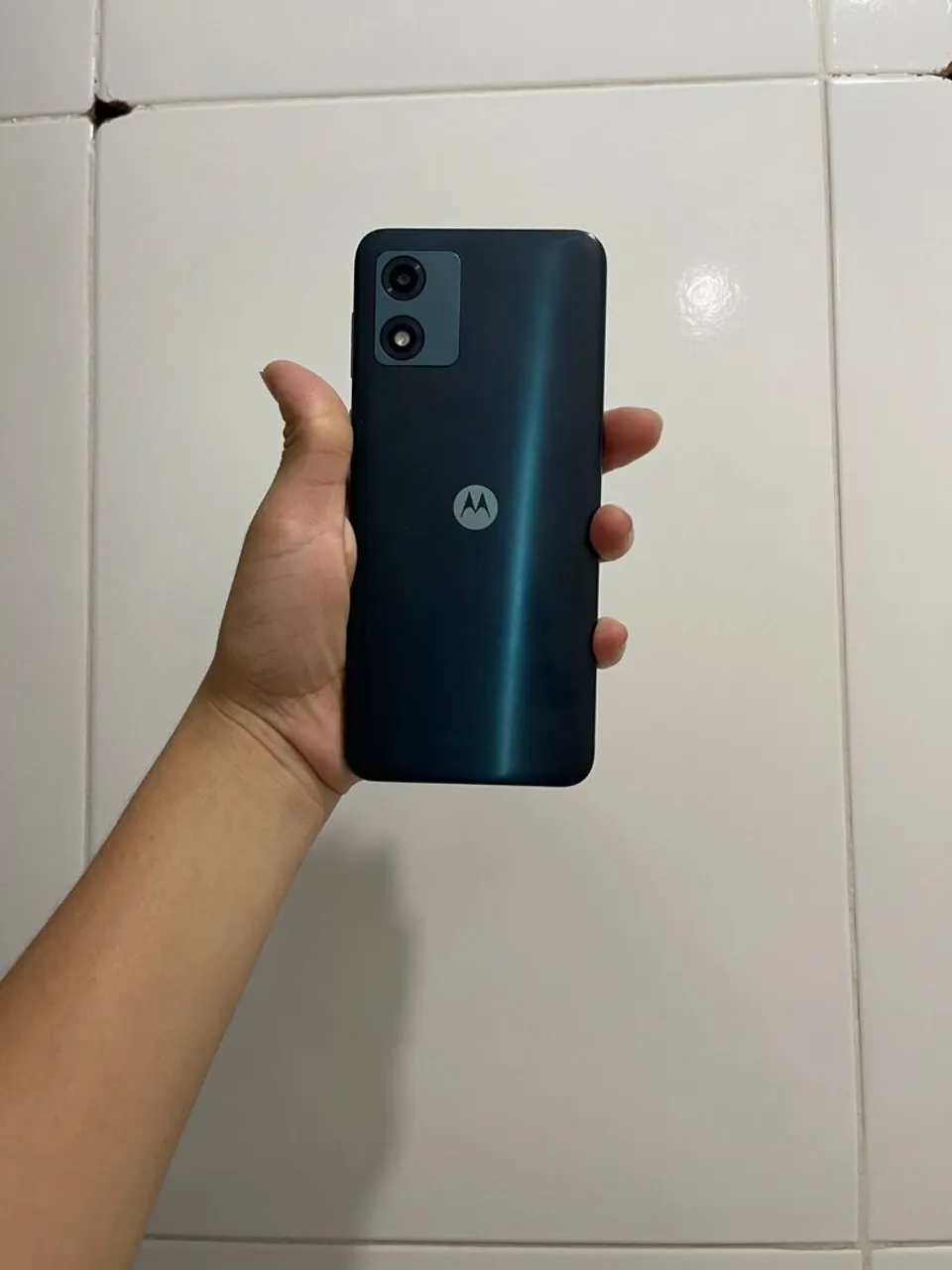 Moto e 13