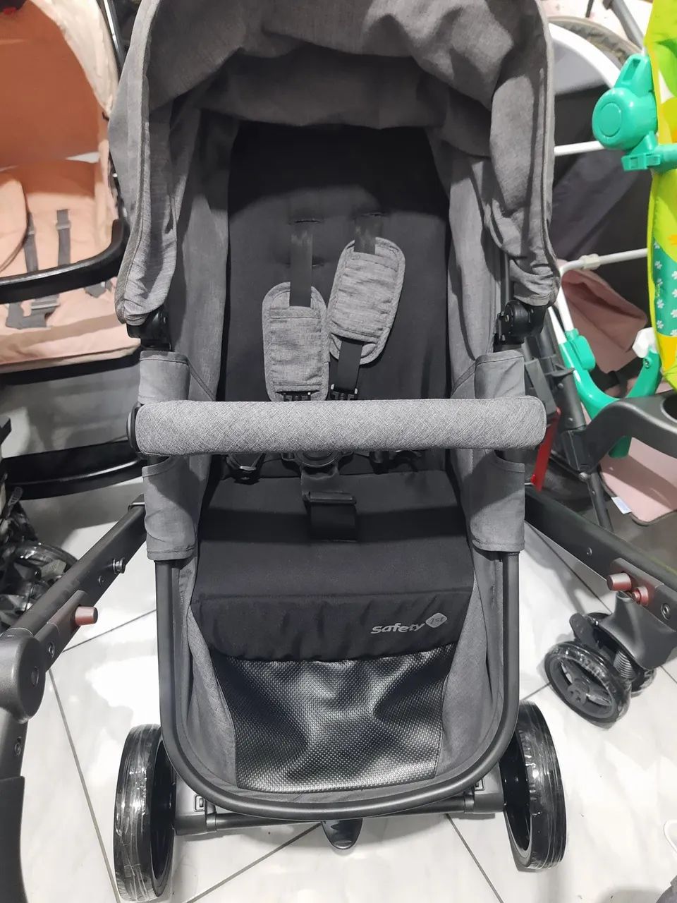 Carrinho de Bebê safety  em estado de novo  maus bebê conforto  e base veicular  - Foto 2