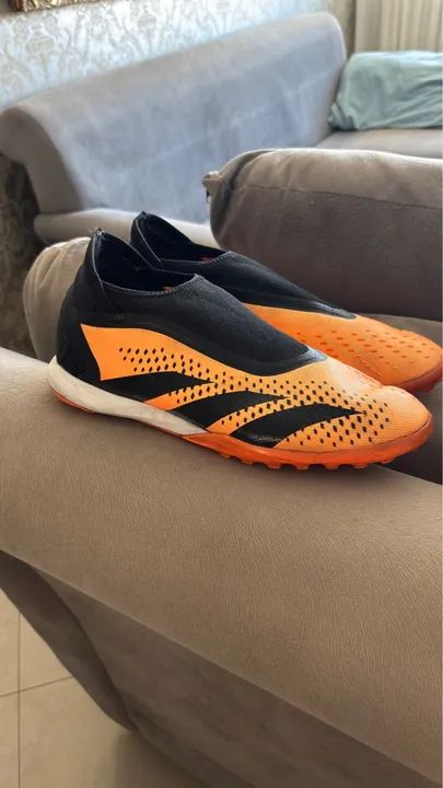 Chuteira Adidas society - Tamanho 43 