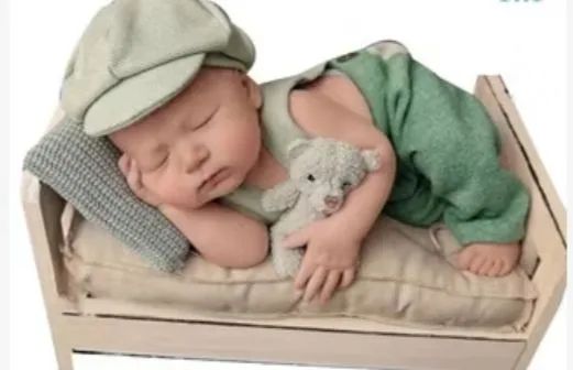 Vendo roupa New born, mais duas saidas de maternidade.