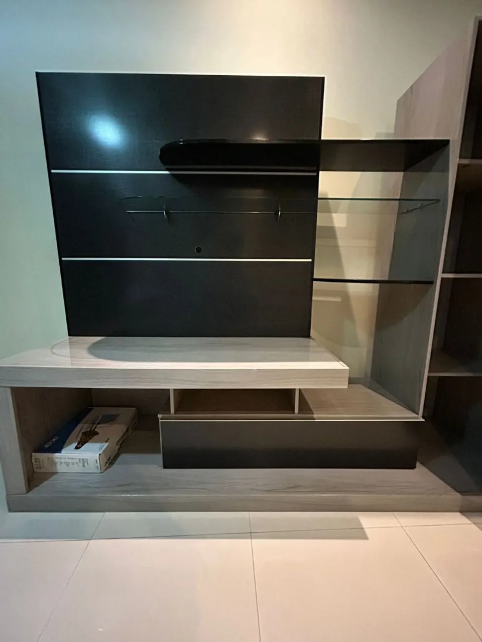 Rack com Painel Moderno - Design Elegante