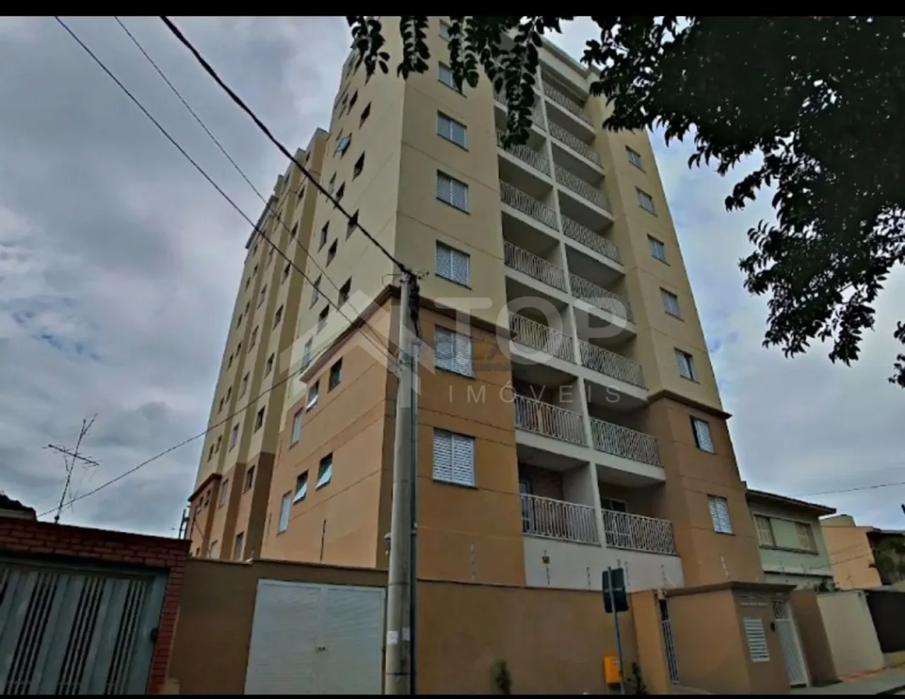 Lindo duplex de 3 dormitórios com 1 suíte todo mobiliado no Ed. Reinor Alves Silveira