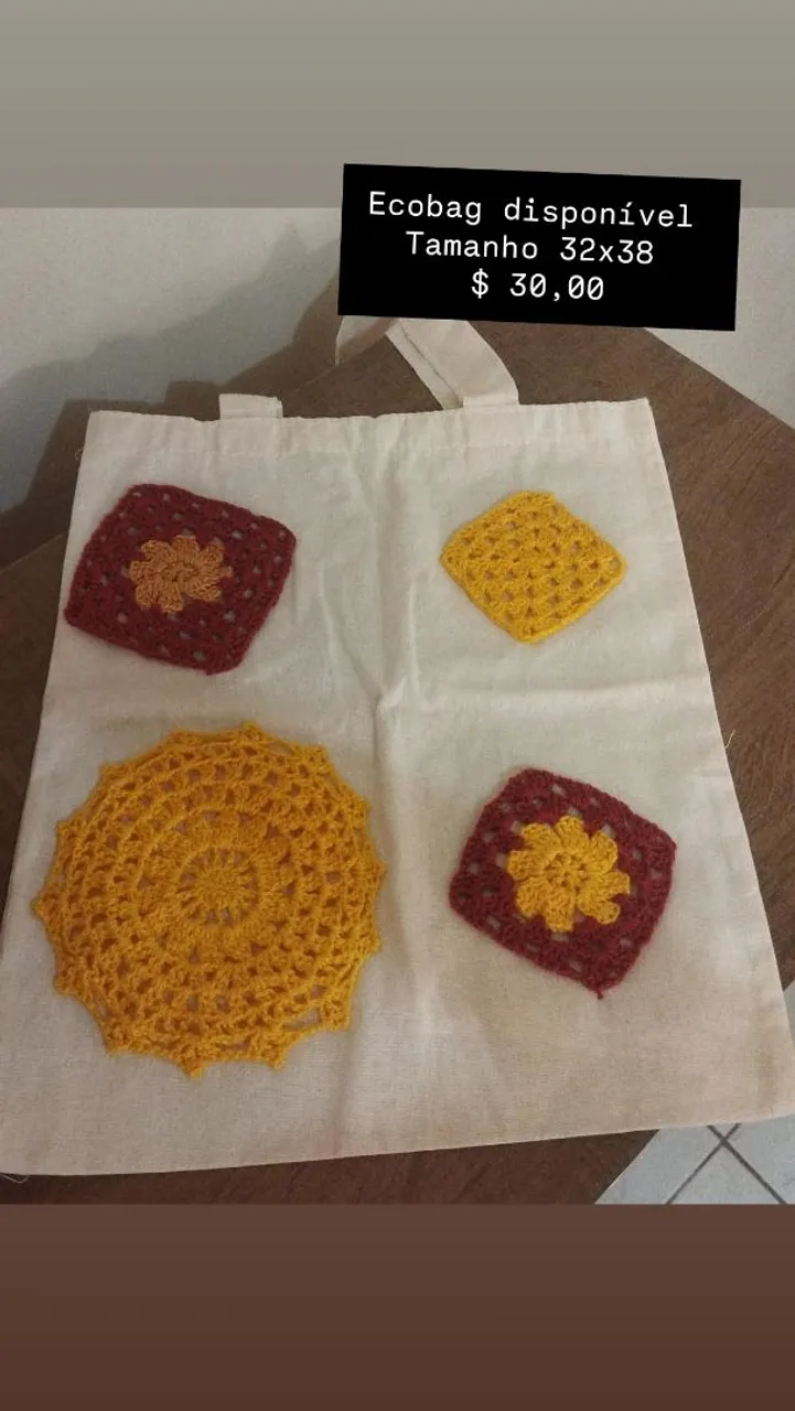 Ecobag de crochê com aplicação de flores