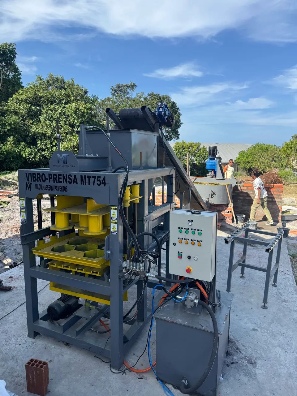 Máquinas de blocos, pavers e bloquete