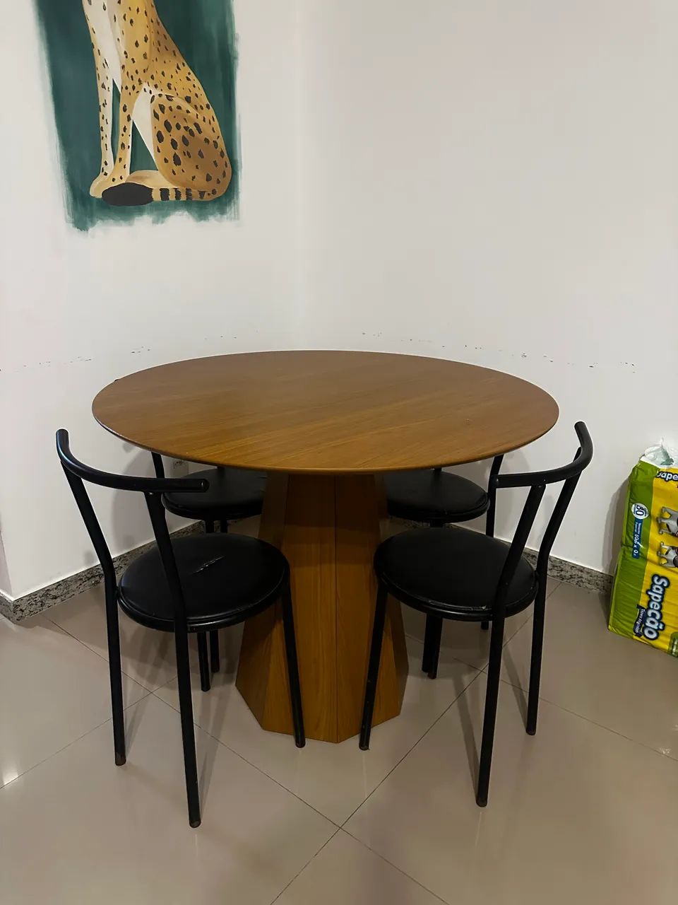 mesa redonda64961600871426120