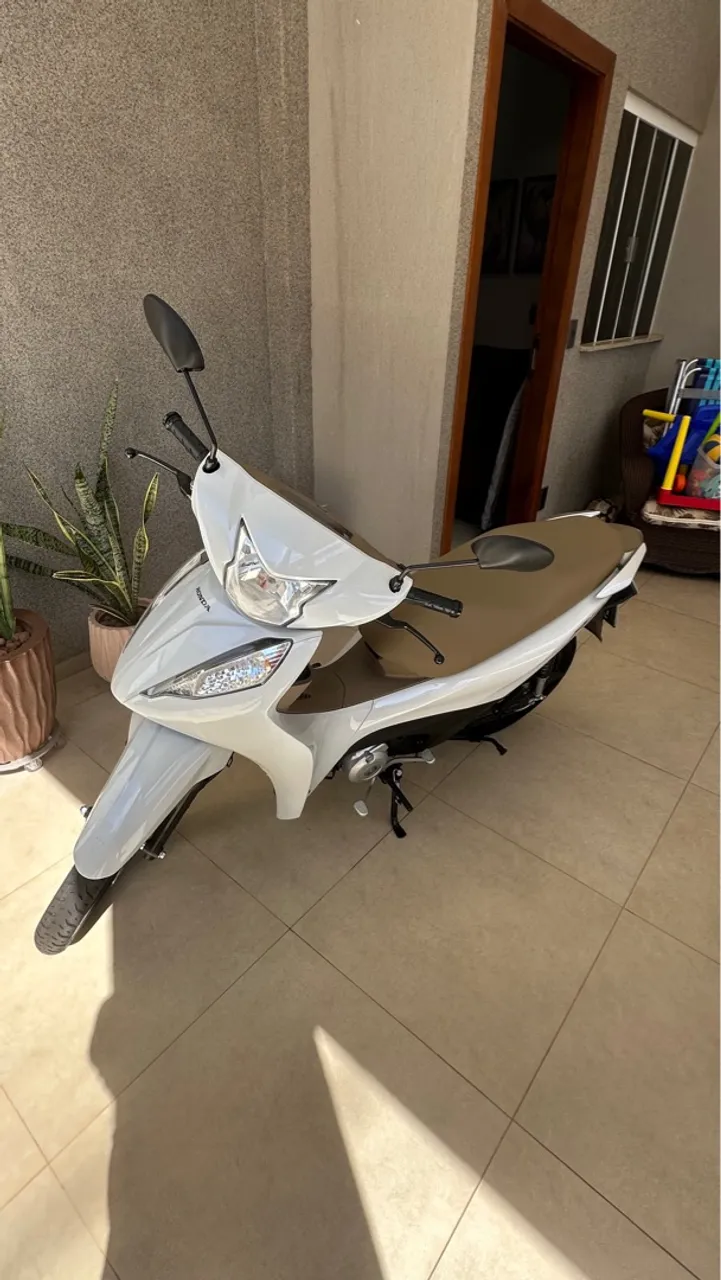 Biz EX125 branca pérola
