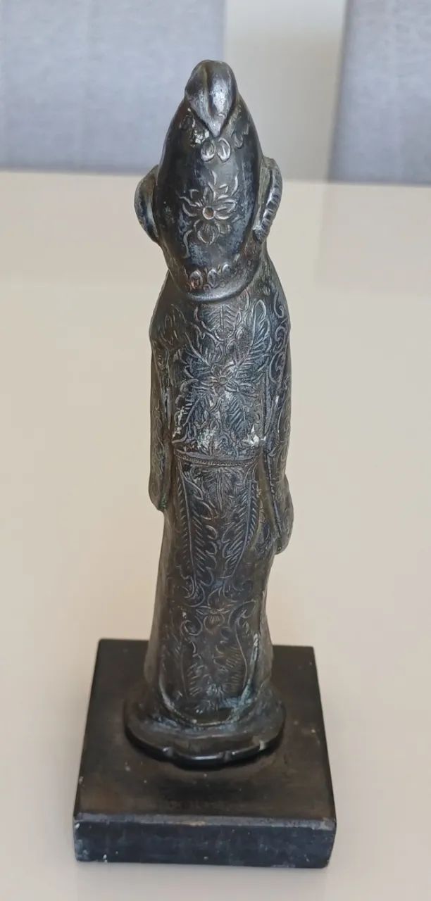 Antiga Estatueta Monge com Sabre - Foto 4