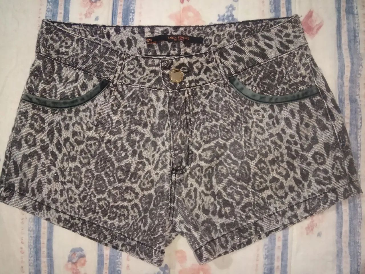 Shorts Feminino Animal Print Lança Perfume 