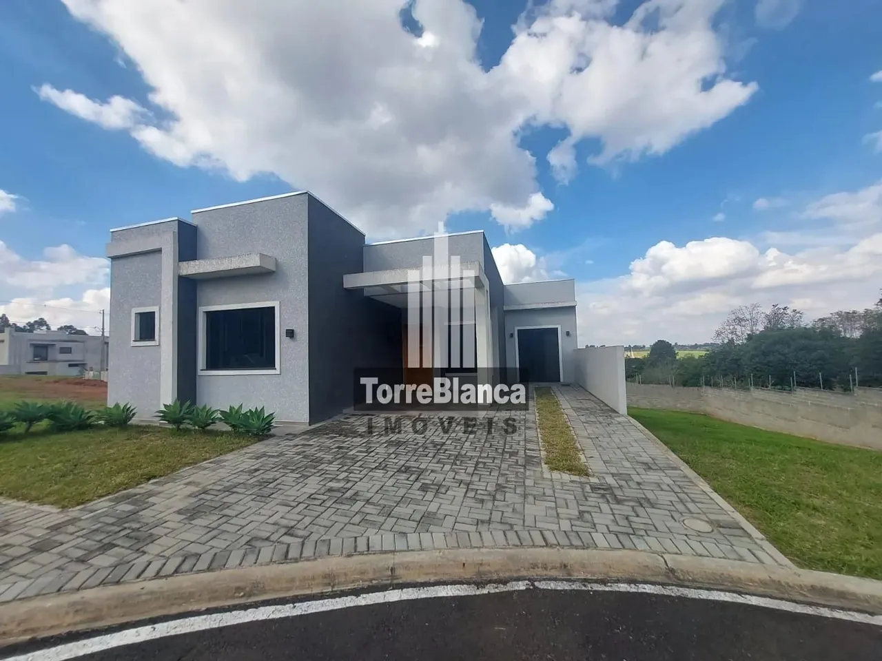 Casa para locação em condominio fechado com 3 quartos sendo 1 suíte no Contorno, 100 m² -