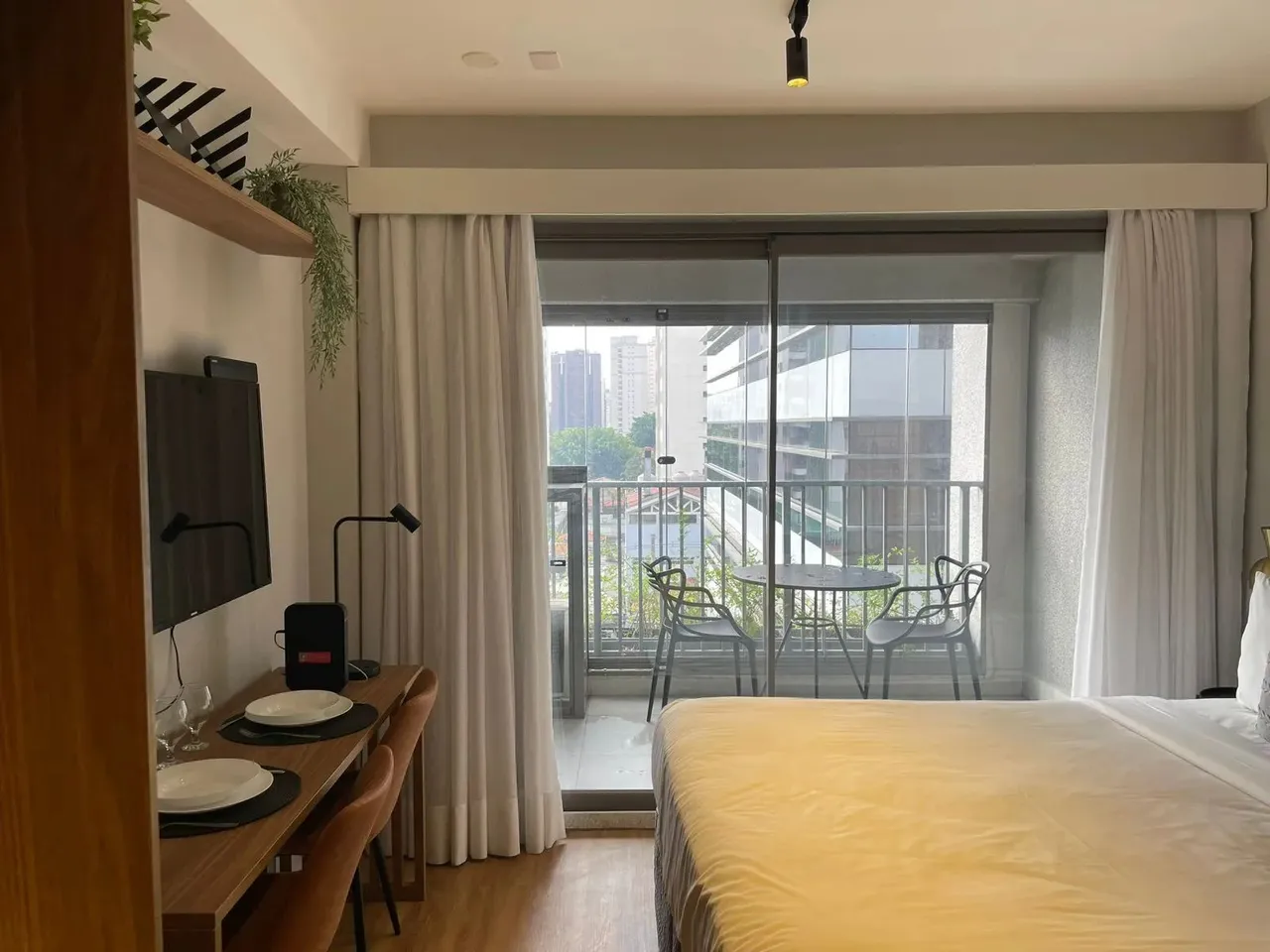 Studio em Moema Novo Mobiliado venda e locação  com 1 quarto sem vaga. 30m²