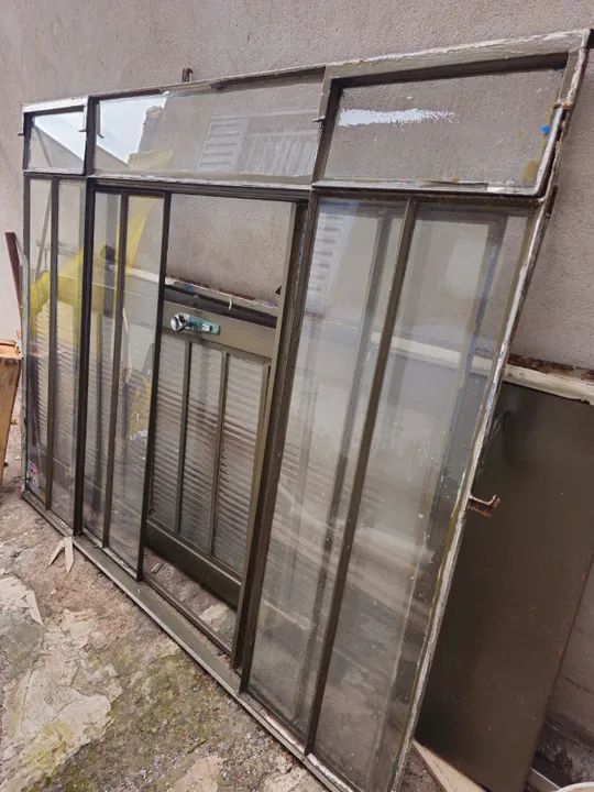 Janela com vidros 1,40m X 1,70m