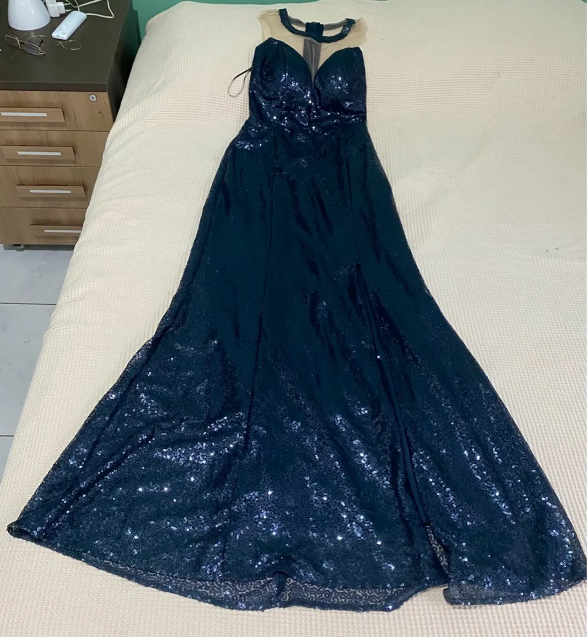Vestido de festa longo azul com brilho